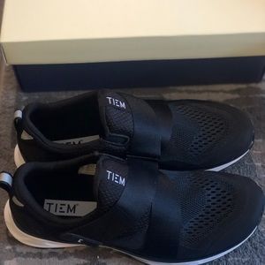 Turn Spin Shoes Size 9